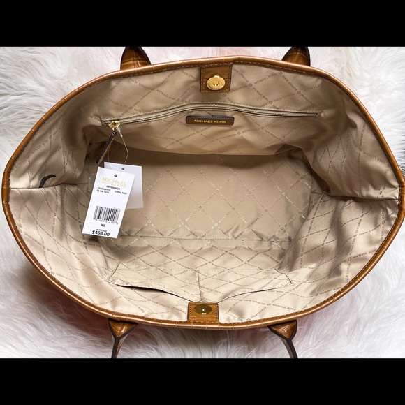 Michale Kors Tote - Picture 2 of 3